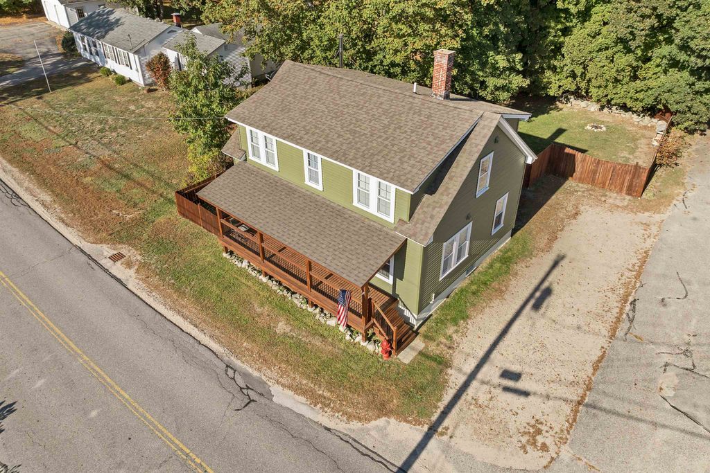 Photo of 82 Bay Street, Wolfeboro, NH 03894 (MLS # 5064886)