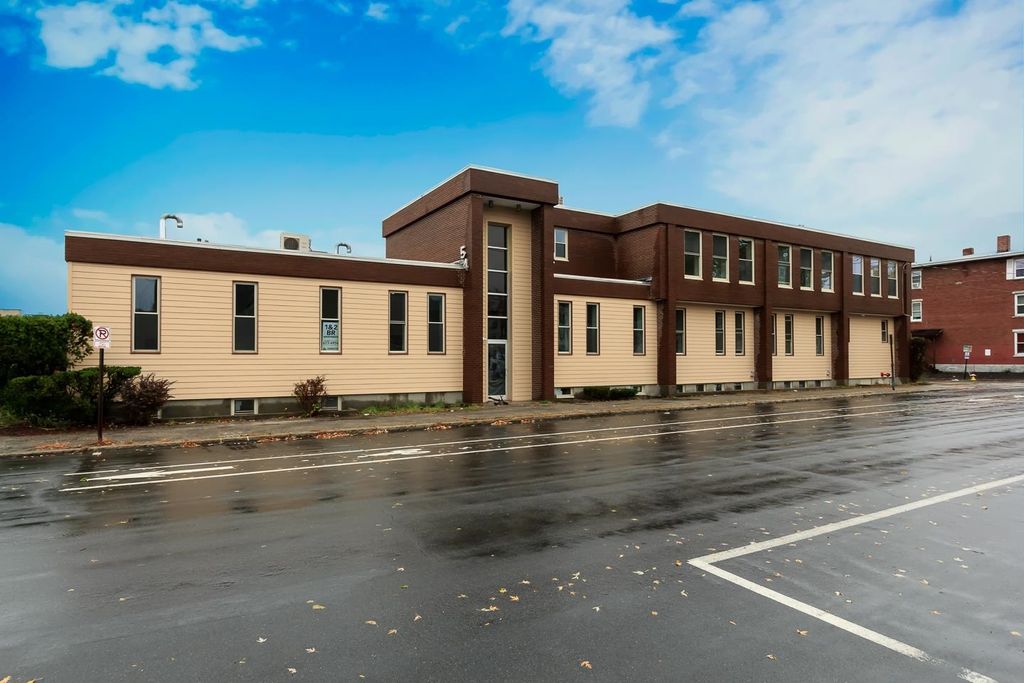 Photo of 540 Chestnut Street #11, Manchester, NH 03104 (MLS # 5074214)