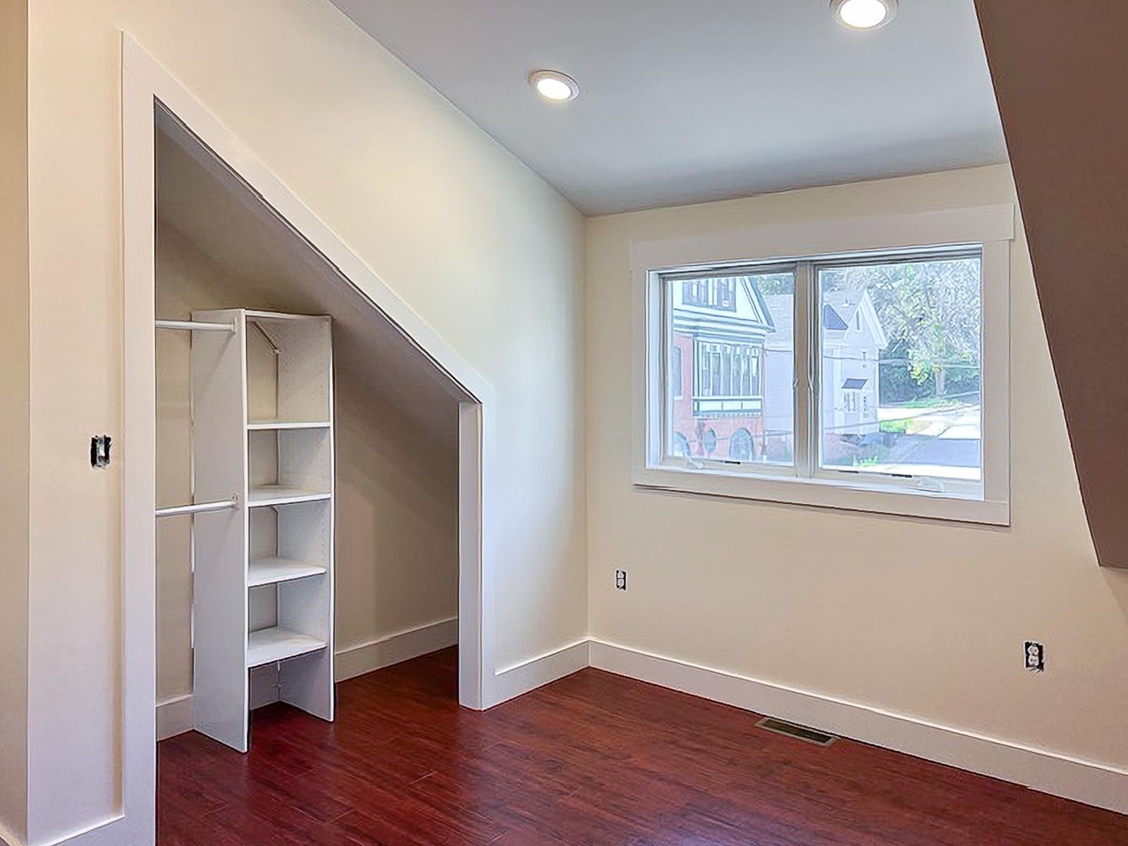 Somersworth, New Hampshire 03878, United States, 2 Bedrooms Bedrooms, ,1 BathroomBathrooms,Residential,Active,232007