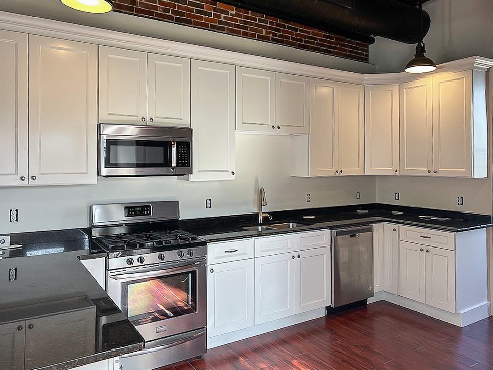 Somersworth, New Hampshire 03878, United States, 2 Bedrooms Bedrooms, ,1 BathroomBathrooms,Residential,Active,232007