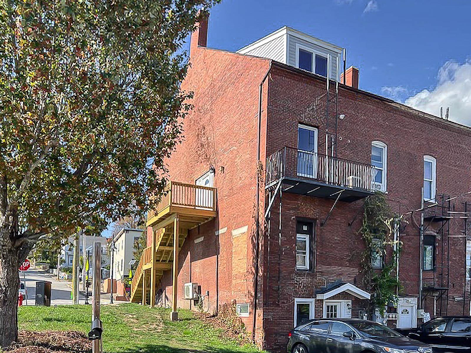 Somersworth, New Hampshire 03878, United States, 2 Bedrooms Bedrooms, ,1 BathroomBathrooms,Residential,Active,232007