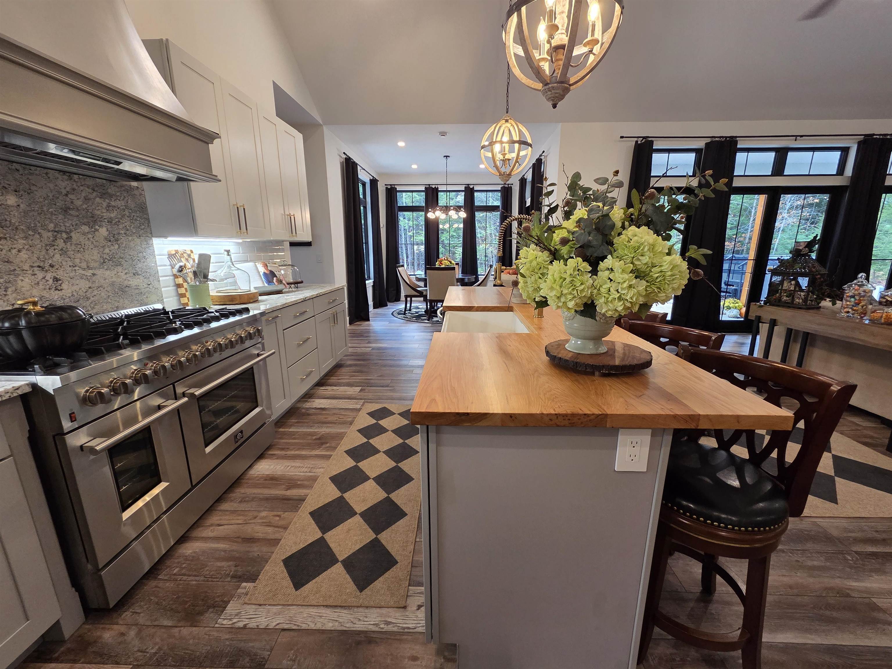 Albany, New Hampshire 03818, United States, 3 Bedrooms Bedrooms, ,3 BathroomsBathrooms,Residential,Active,226704