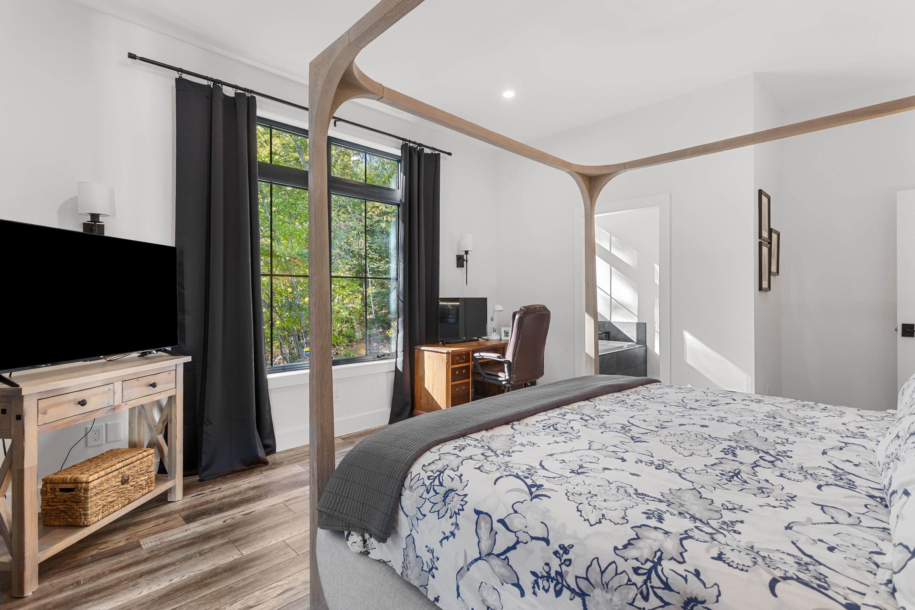 Albany, New Hampshire 03818, United States, 3 Bedrooms Bedrooms, ,3 BathroomsBathrooms,Residential,Active,226704