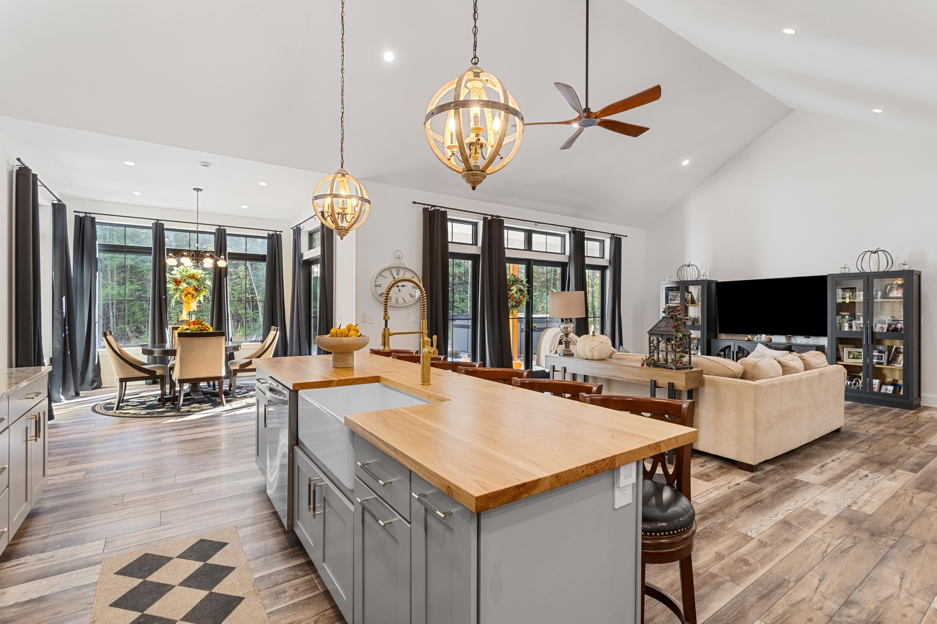 Albany, New Hampshire 03818, United States, 3 Bedrooms Bedrooms, ,3 BathroomsBathrooms,Residential,Active,226704