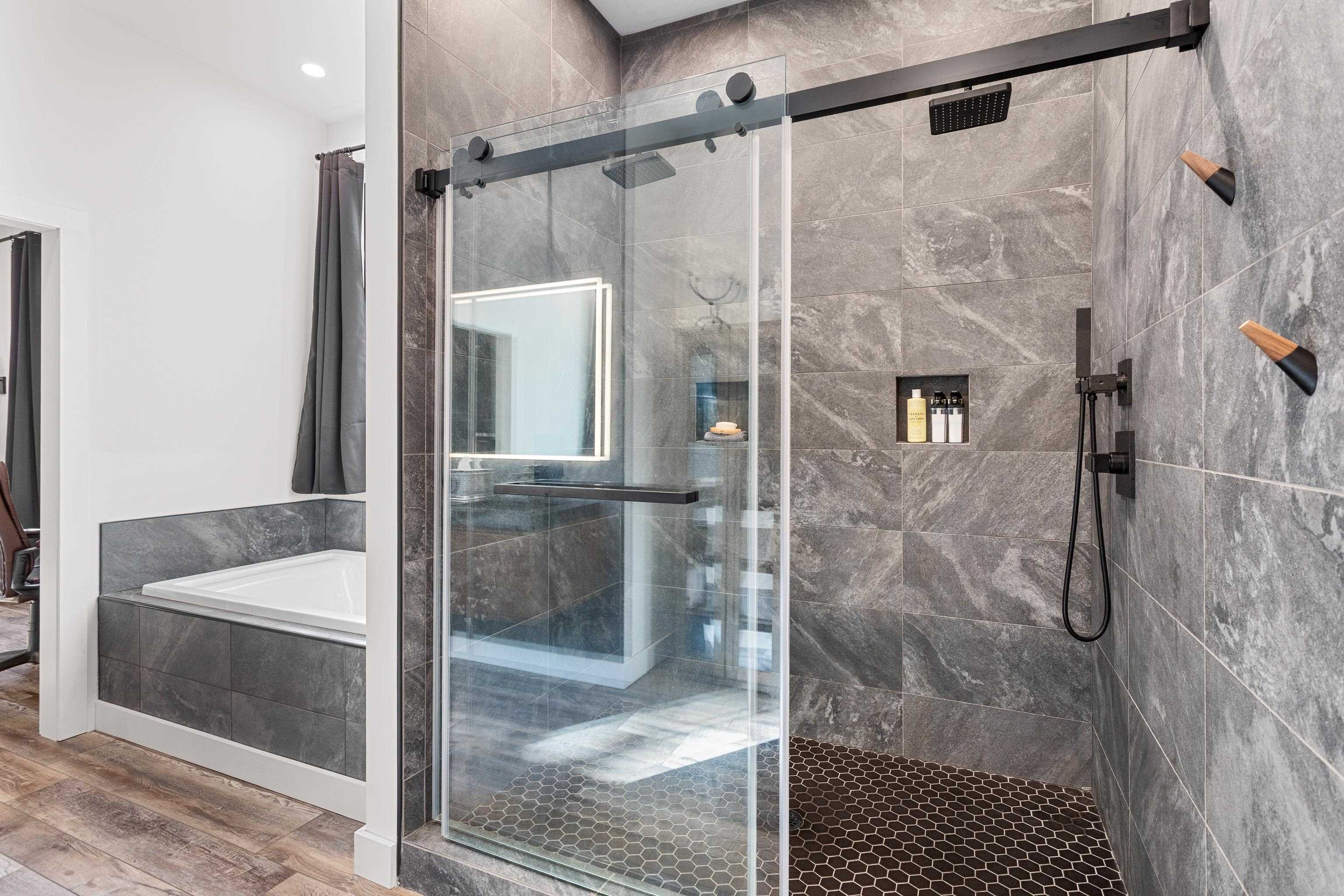 Albany, New Hampshire 03818, United States, 3 Bedrooms Bedrooms, ,3 BathroomsBathrooms,Residential,Active,226704