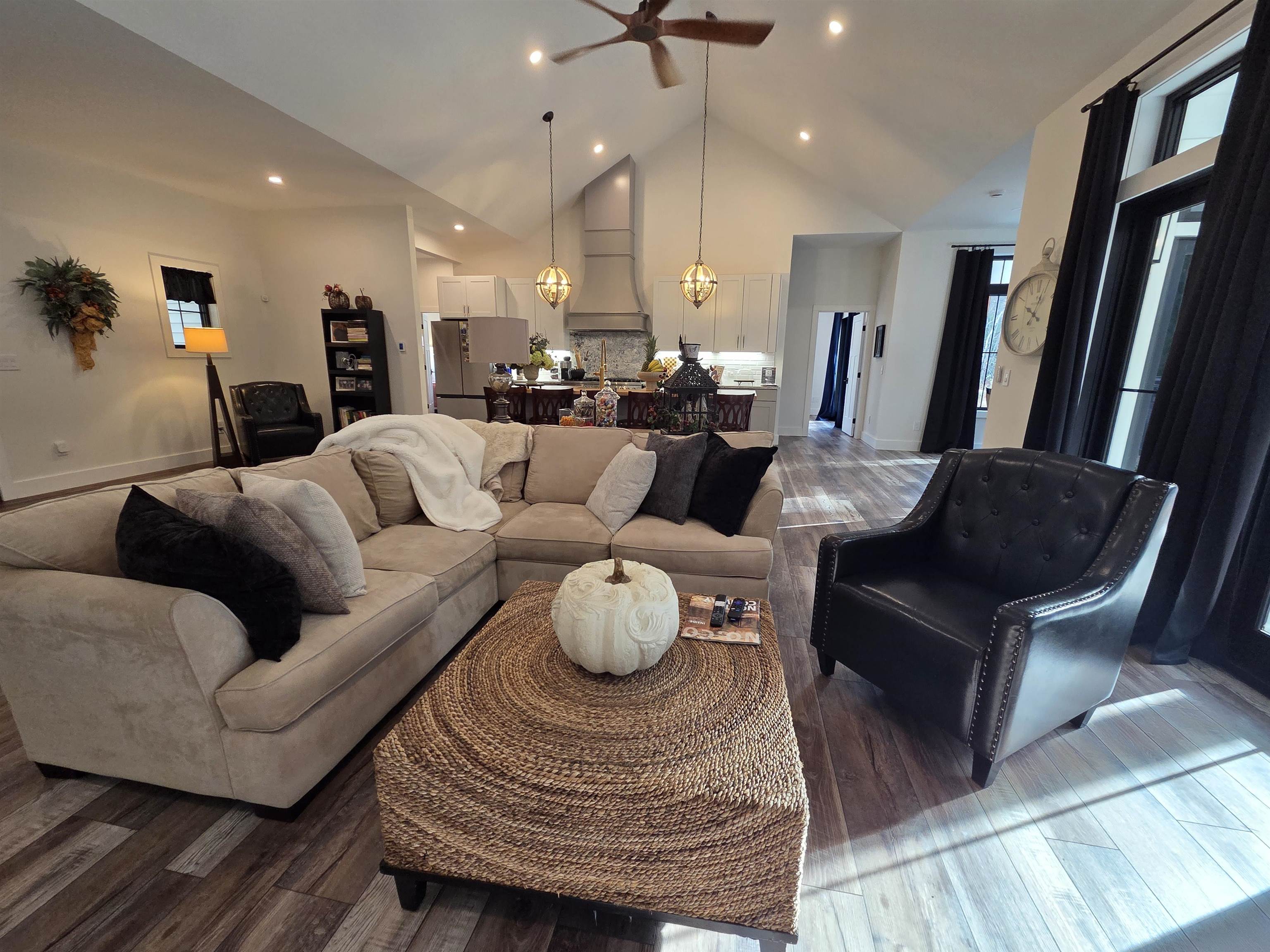 Albany, New Hampshire 03818, United States, 3 Bedrooms Bedrooms, ,3 BathroomsBathrooms,Residential,Active,226704