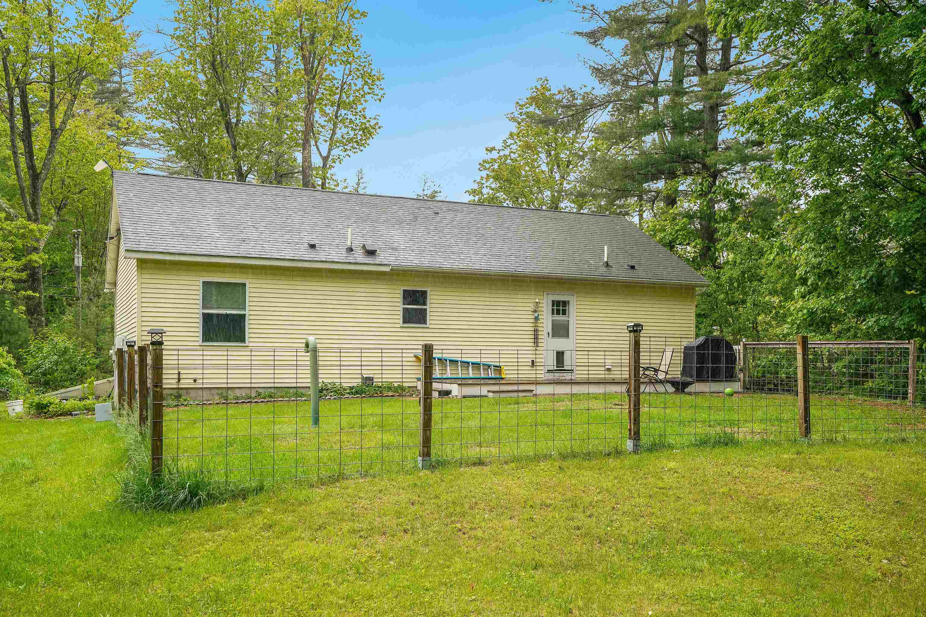 81 Center Road