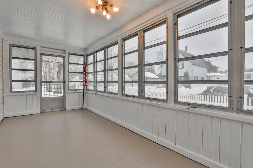 Photo of 72 Linwood Street, Nashua, NH 03060 (MLS # 5077050)