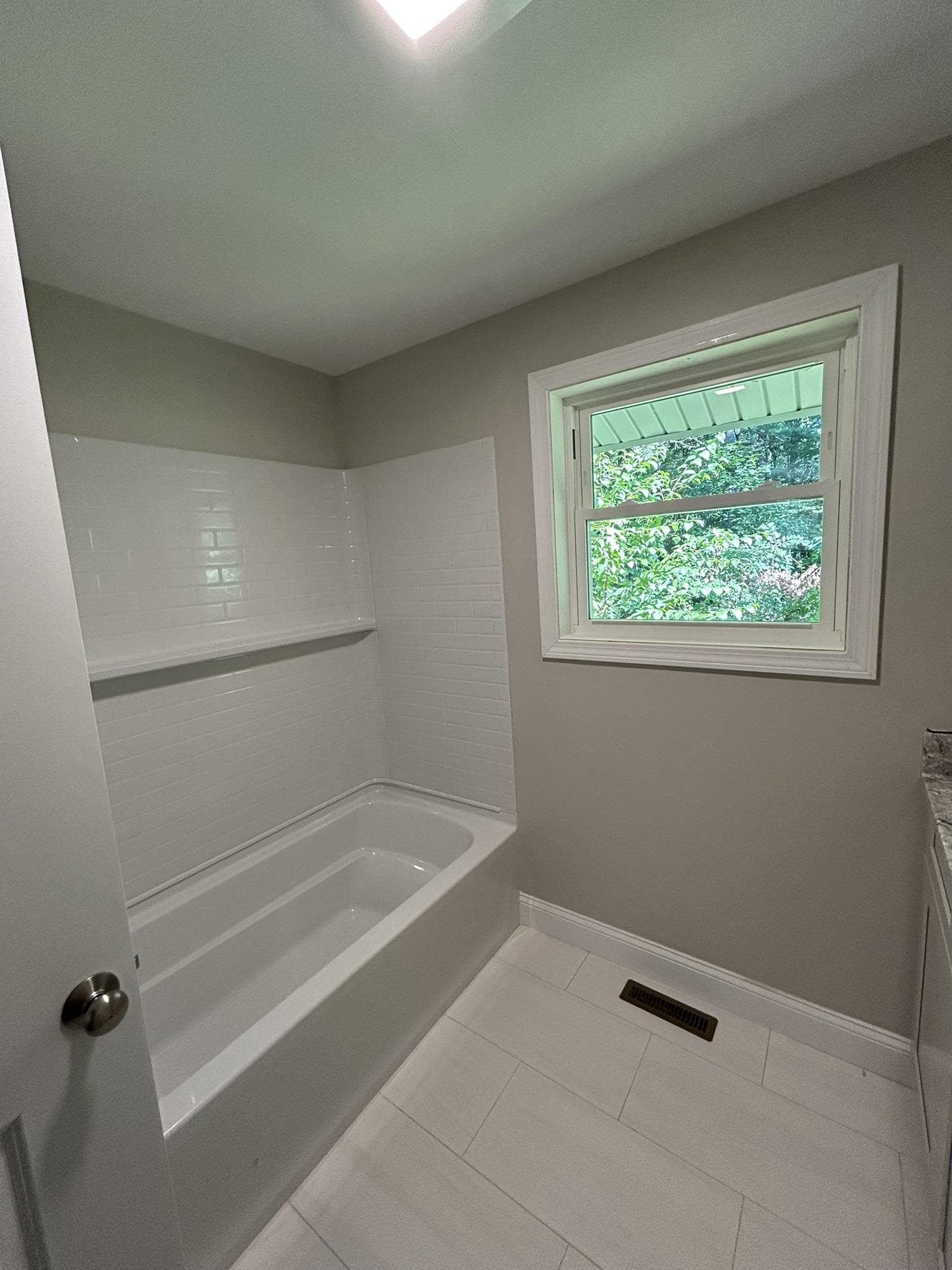 Atkinson, New Hampshire 03811, United States, 3 Bedrooms Bedrooms, ,3 BathroomsBathrooms,Residential,Active,195295