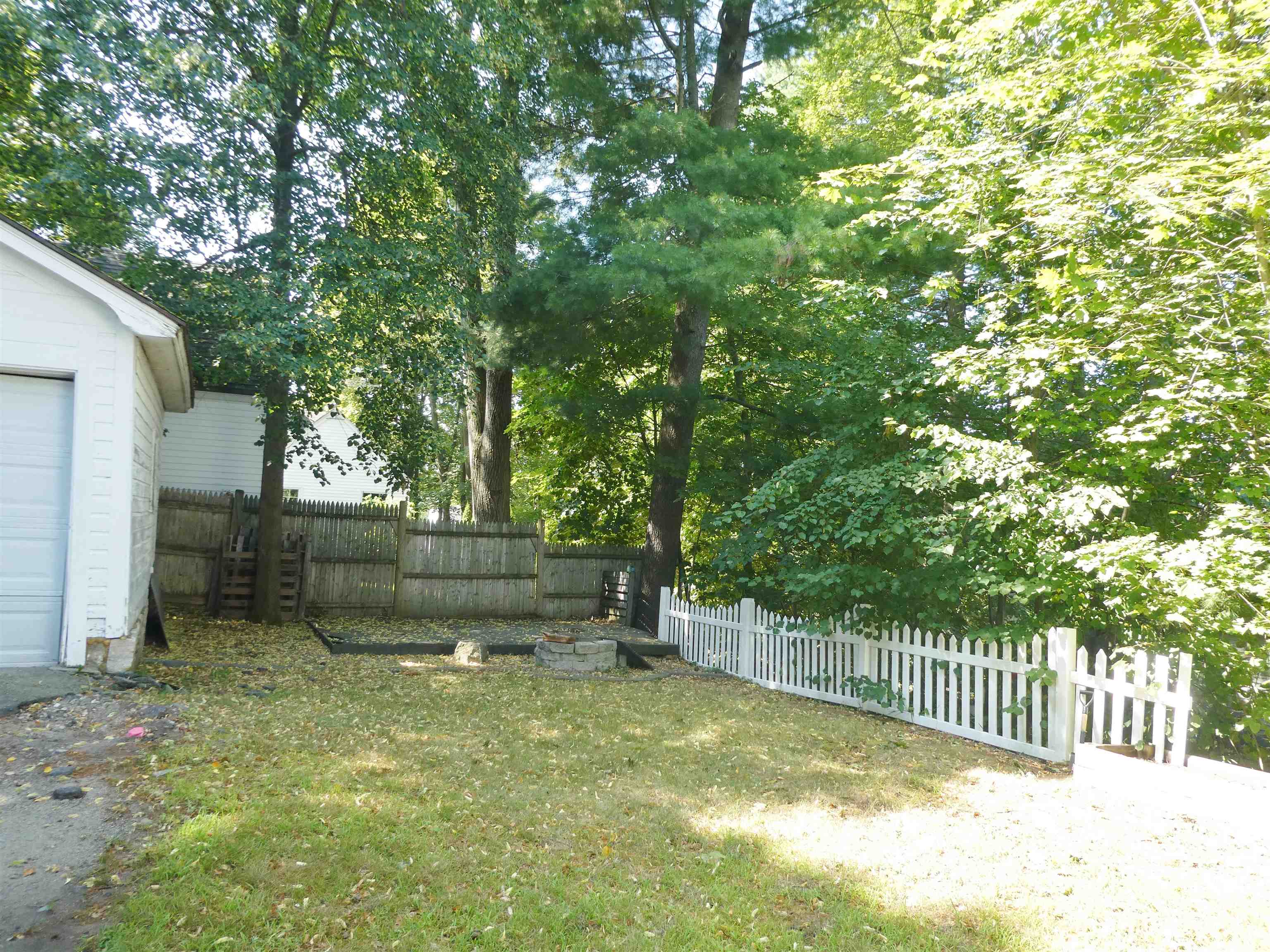 461 LOWELL Street