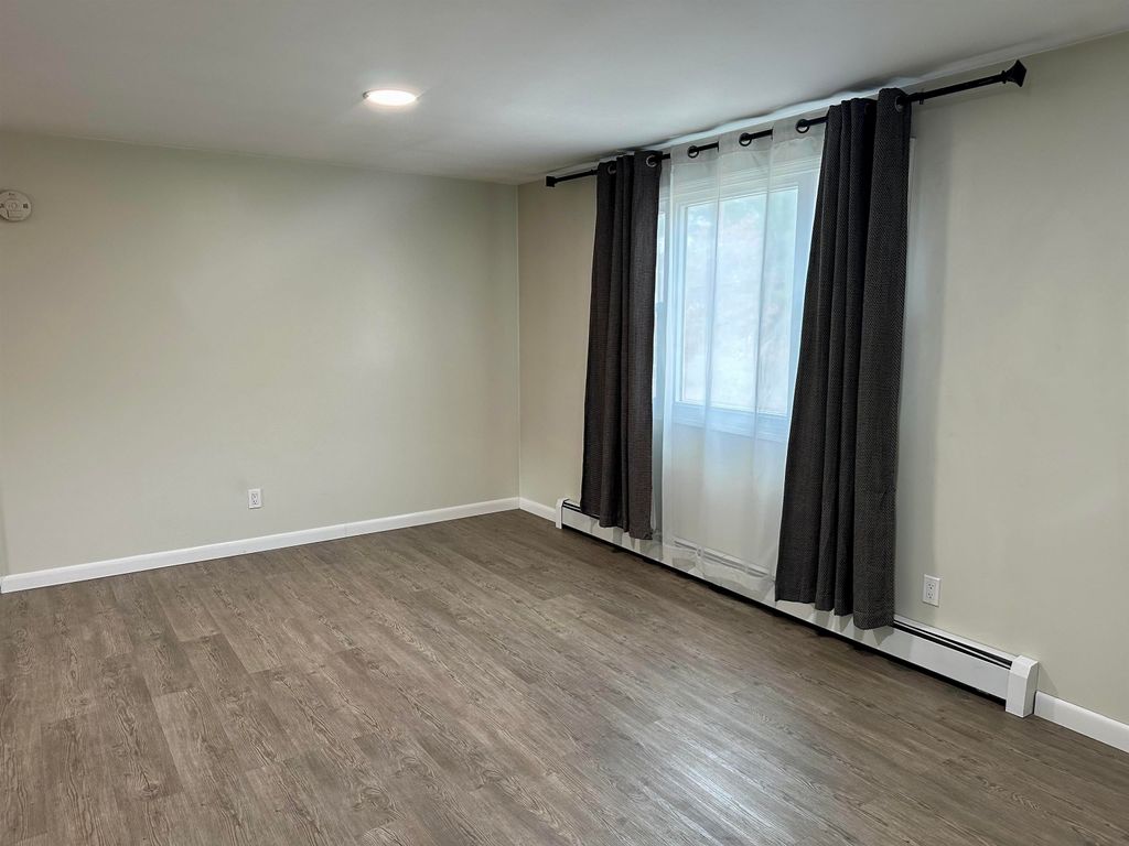 Photo of 4 Monroe Street, Hudson, NH 03051 (MLS # 5069147)