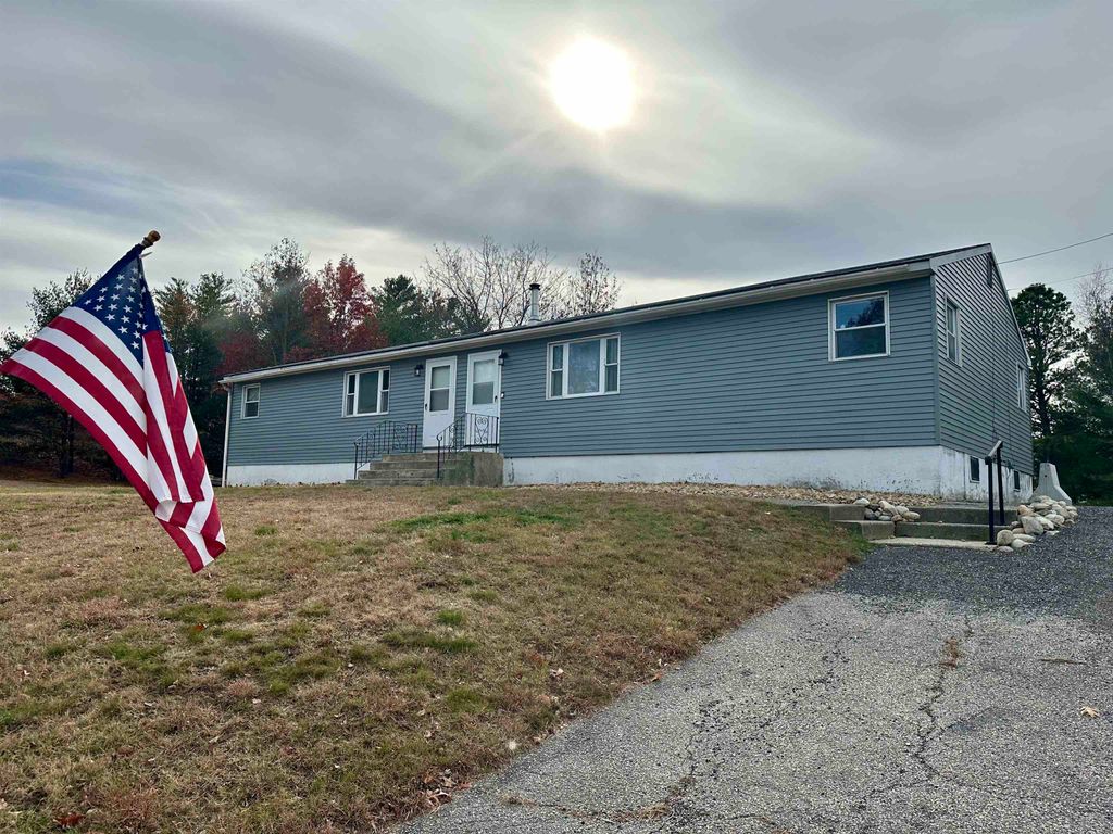 Photo of 4 Monroe Street, Hudson, NH 03051 (MLS # 5069147)