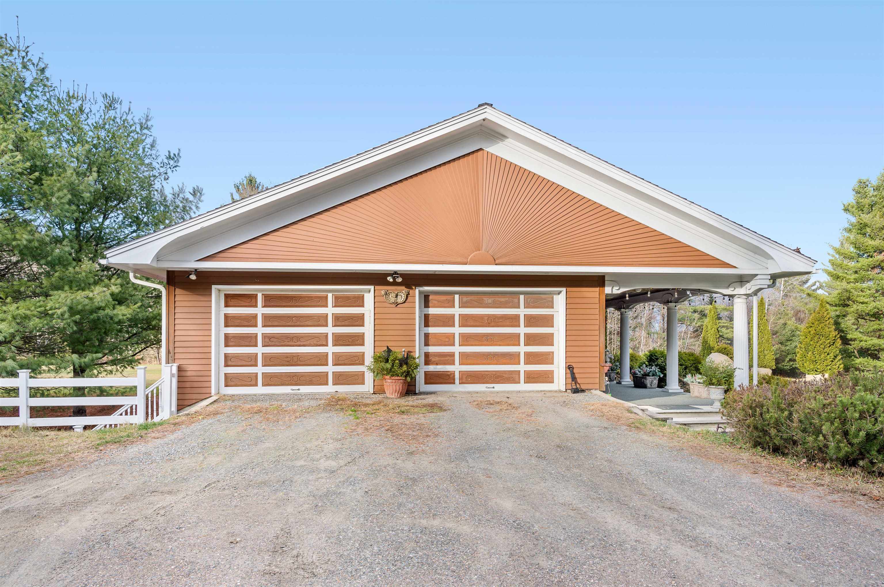 Lowell, Vermont 05847, United States, 3 Bedrooms Bedrooms, ,3 BathroomsBathrooms,Residential,Active,248113