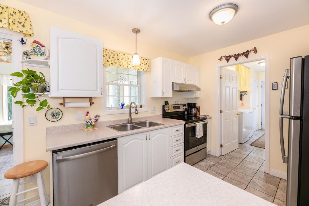 Photo of 39 Winwood Drive, Barnstead, NH 03225 (MLS # 5089148)