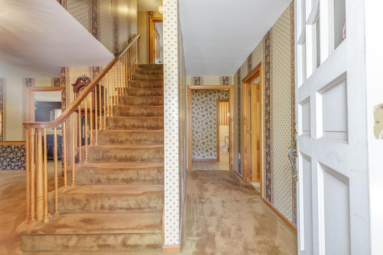 6 Falcon Drive