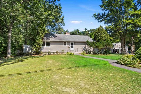 Photo of 32 Robyn Avenue, Litchfield, NH 03052 (MLS # 5054273) Photo of 32 Robyn Avenue, Litchfield, NH 03052 (MLS # 5054273)