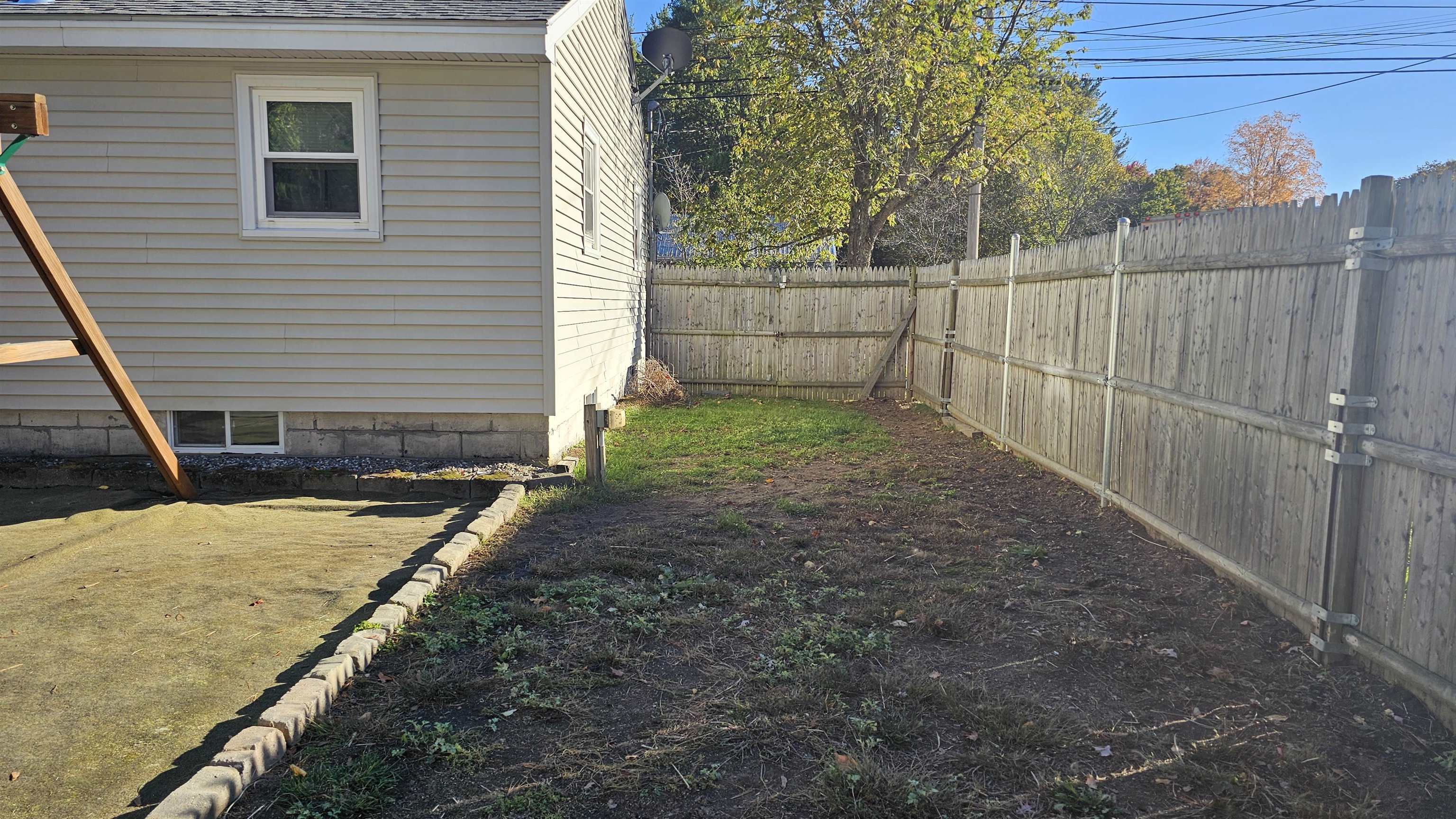 Hudson, New Hampshire 03051, United States, 3 Bedrooms Bedrooms, ,2 BathroomsBathrooms,Residential,Active,229502