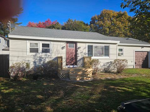 Photo of 152 Ferry Street, Hudson, NH 03051 (MLS # 5066305)