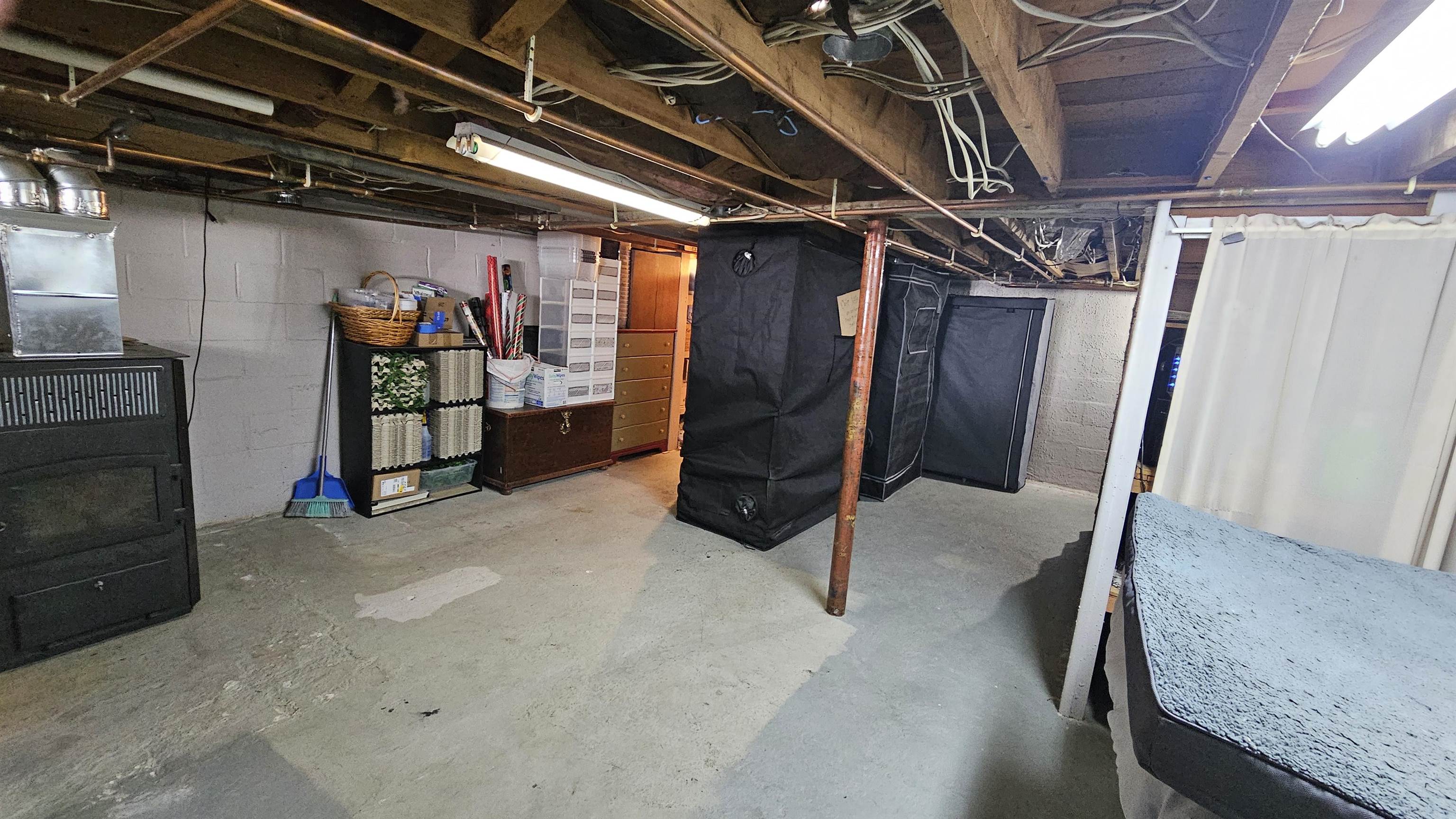 Hudson, New Hampshire 03051, United States, 3 Bedrooms Bedrooms, ,2 BathroomsBathrooms,Residential,Active,229502