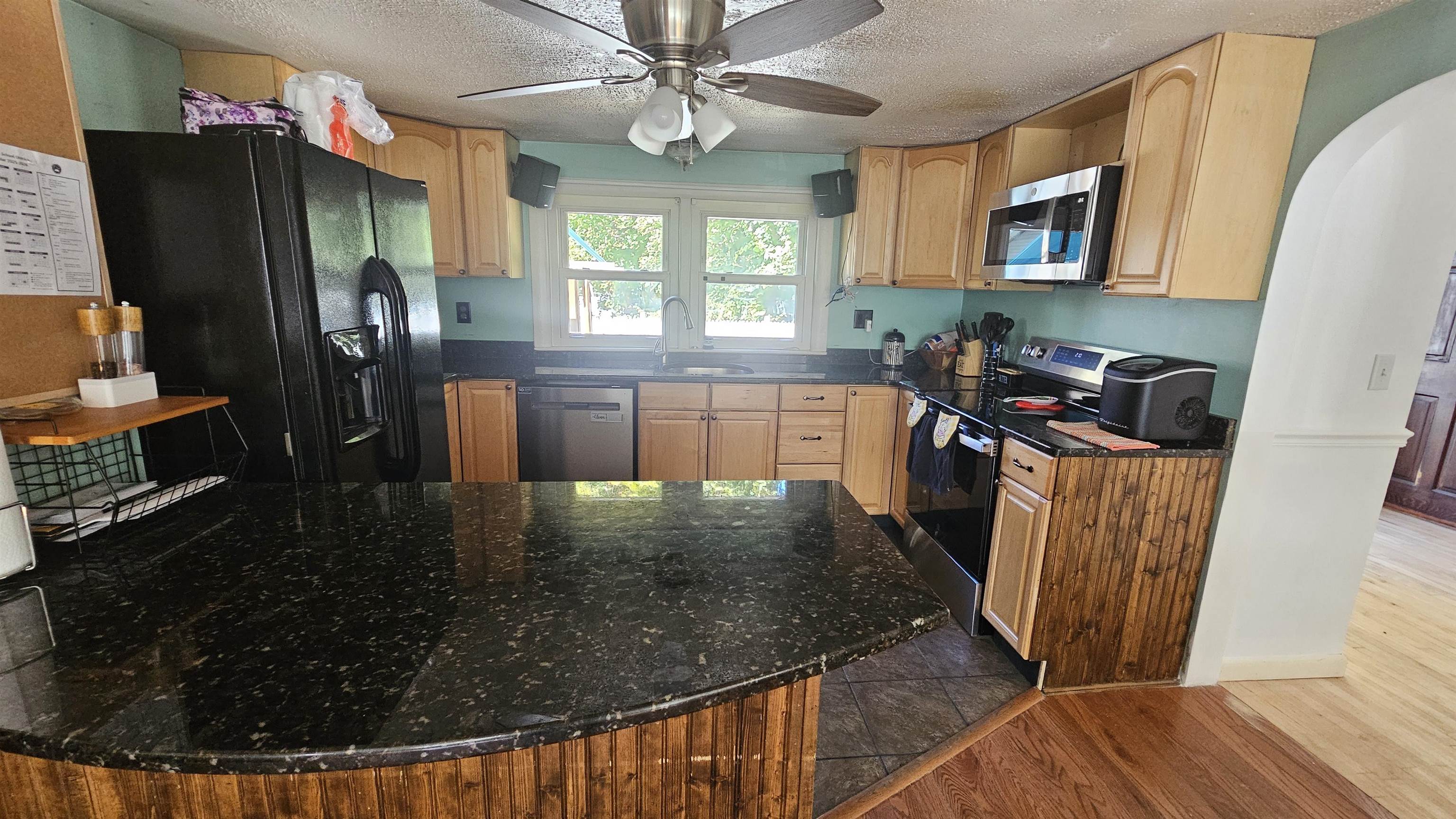 Hudson, New Hampshire 03051, United States, 3 Bedrooms Bedrooms, ,2 BathroomsBathrooms,Residential,Active,229502