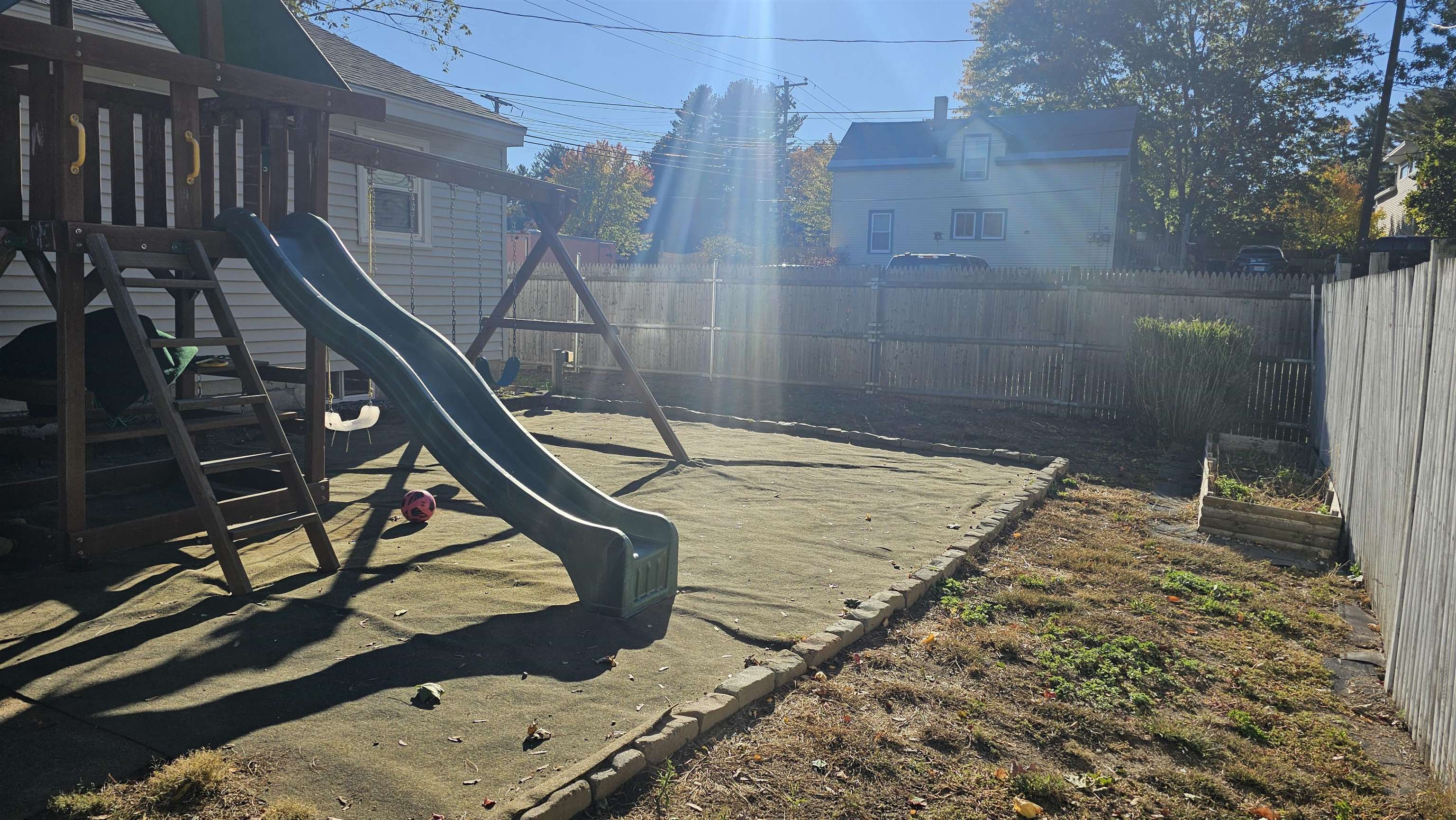 Hudson, New Hampshire 03051, United States, 3 Bedrooms Bedrooms, ,2 BathroomsBathrooms,Residential,Active,229502