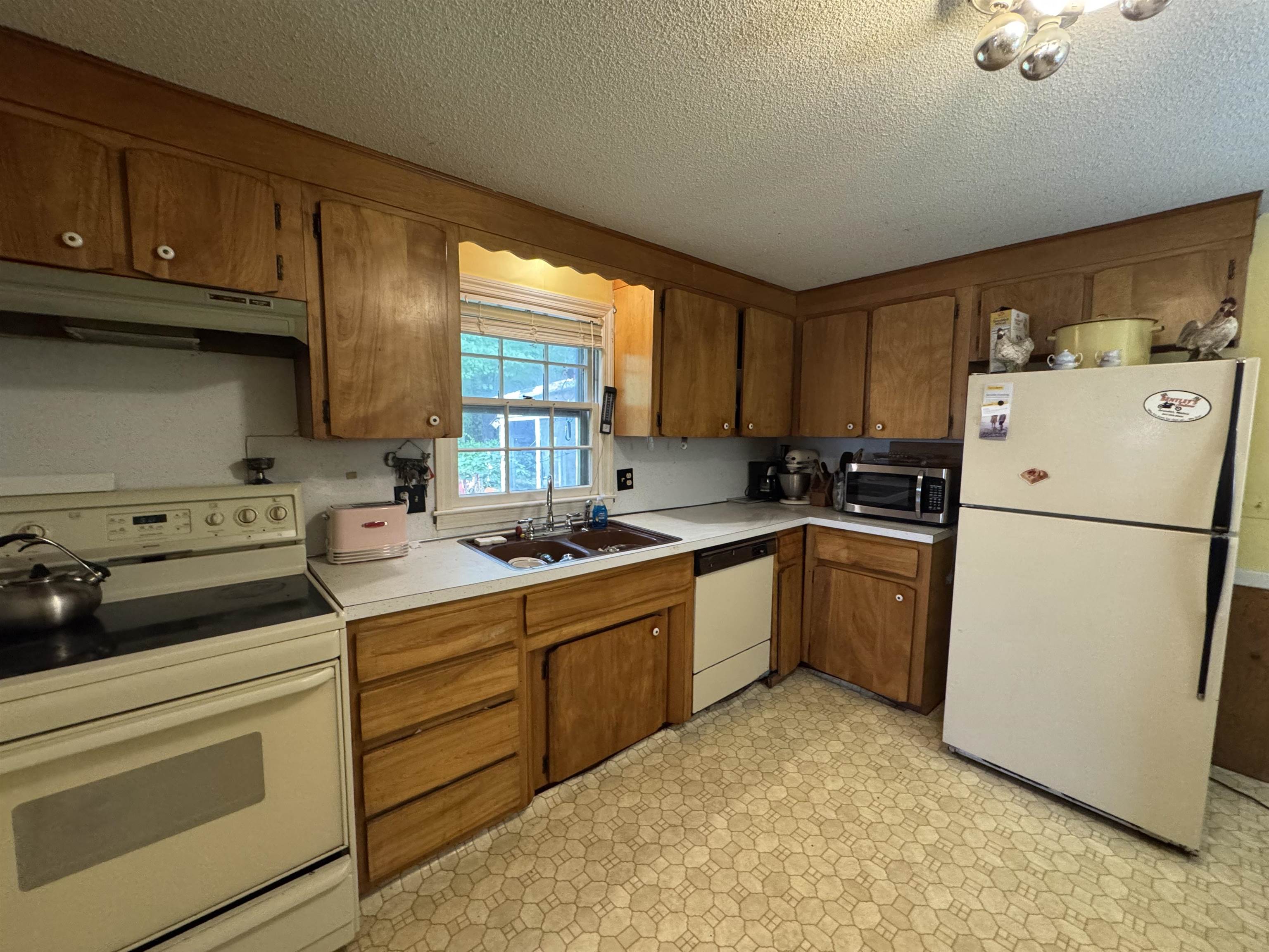 9 Edgewood Avenue