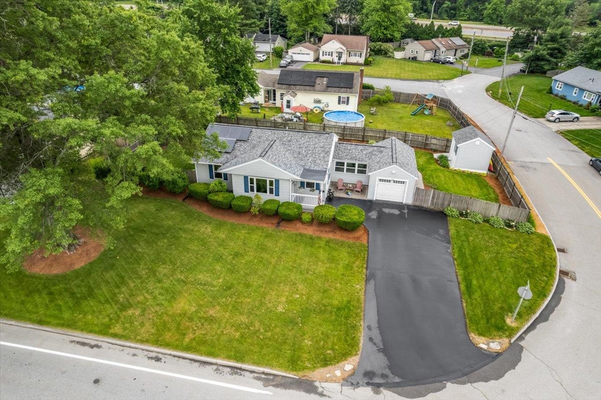 Nashua, New Hampshire 03060, United States, 2 Bedrooms Bedrooms, ,1 BathroomBathrooms,Residential,Active,154555