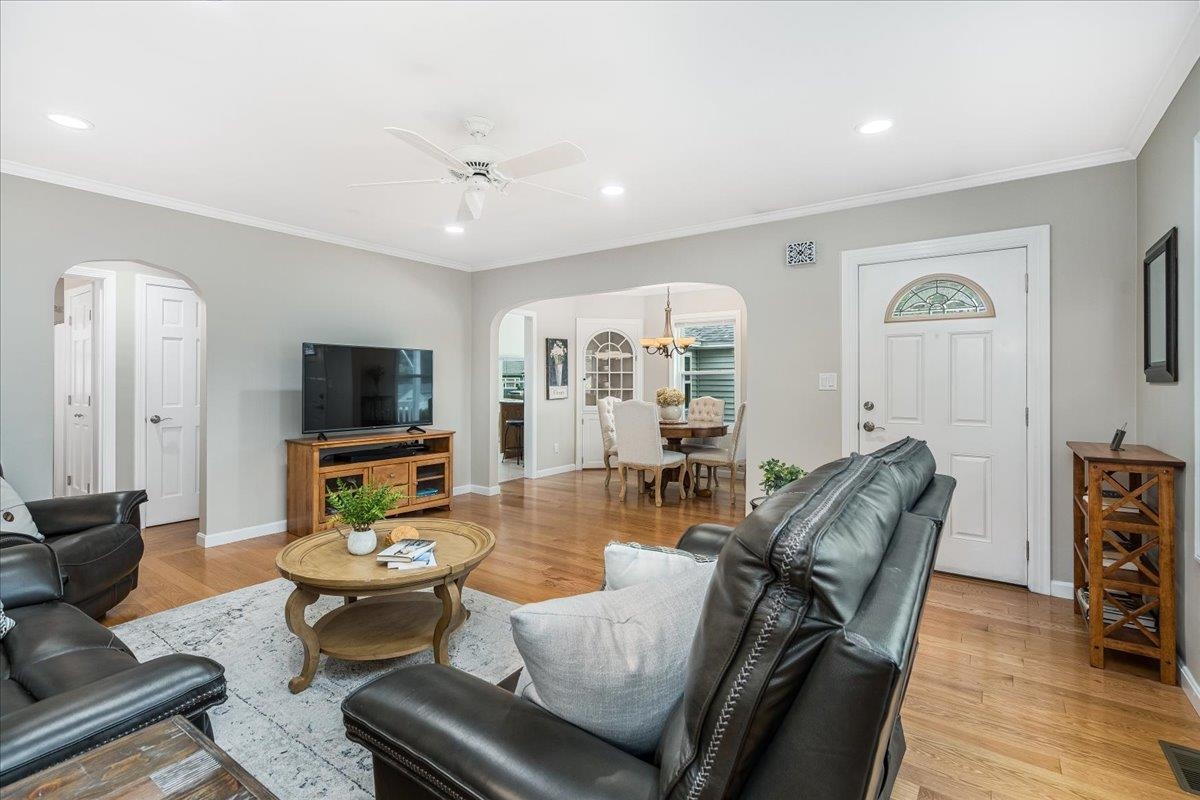 Nashua, New Hampshire 03060, United States, 2 Bedrooms Bedrooms, ,1 BathroomBathrooms,Residential,Active,154555