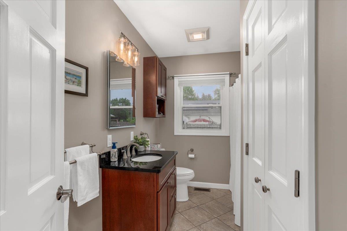 Nashua, New Hampshire 03060, United States, 2 Bedrooms Bedrooms, ,1 BathroomBathrooms,Residential,Active,154555