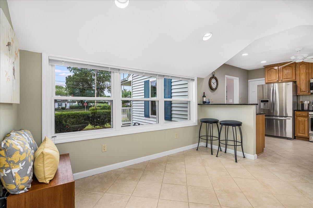 Nashua, New Hampshire 03060, United States, 2 Bedrooms Bedrooms, ,1 BathroomBathrooms,Residential,Active,154555