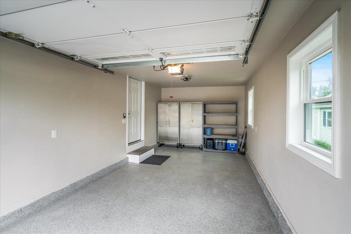 Nashua, New Hampshire 03060, United States, 2 Bedrooms Bedrooms, ,1 BathroomBathrooms,Residential,Active,154555