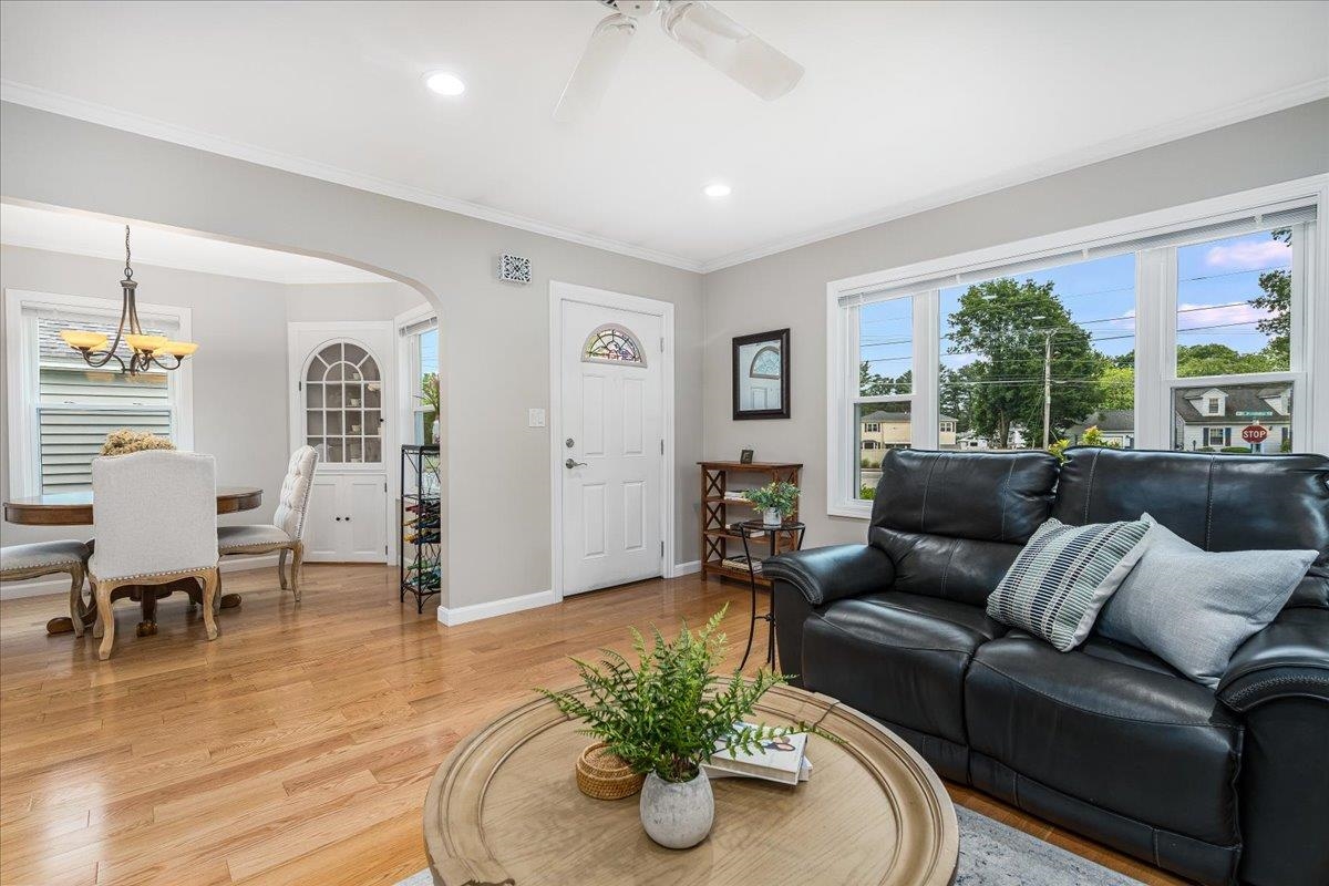 Nashua, New Hampshire 03060, United States, 2 Bedrooms Bedrooms, ,1 BathroomBathrooms,Residential,Active,154555