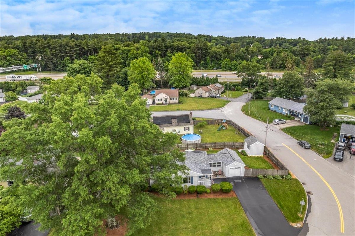 Nashua, New Hampshire 03060, United States, 2 Bedrooms Bedrooms, ,1 BathroomBathrooms,Residential,Active,154555