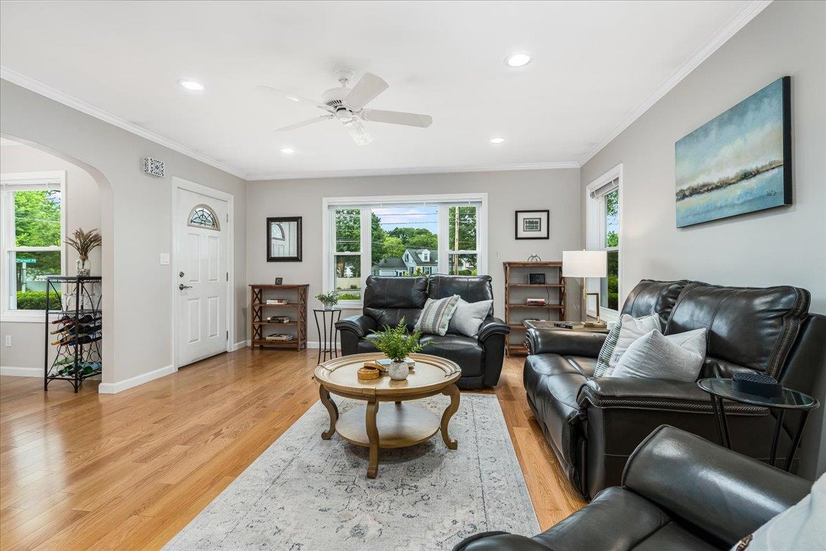 Nashua, New Hampshire 03060, United States, 2 Bedrooms Bedrooms, ,1 BathroomBathrooms,Residential,Active,154555