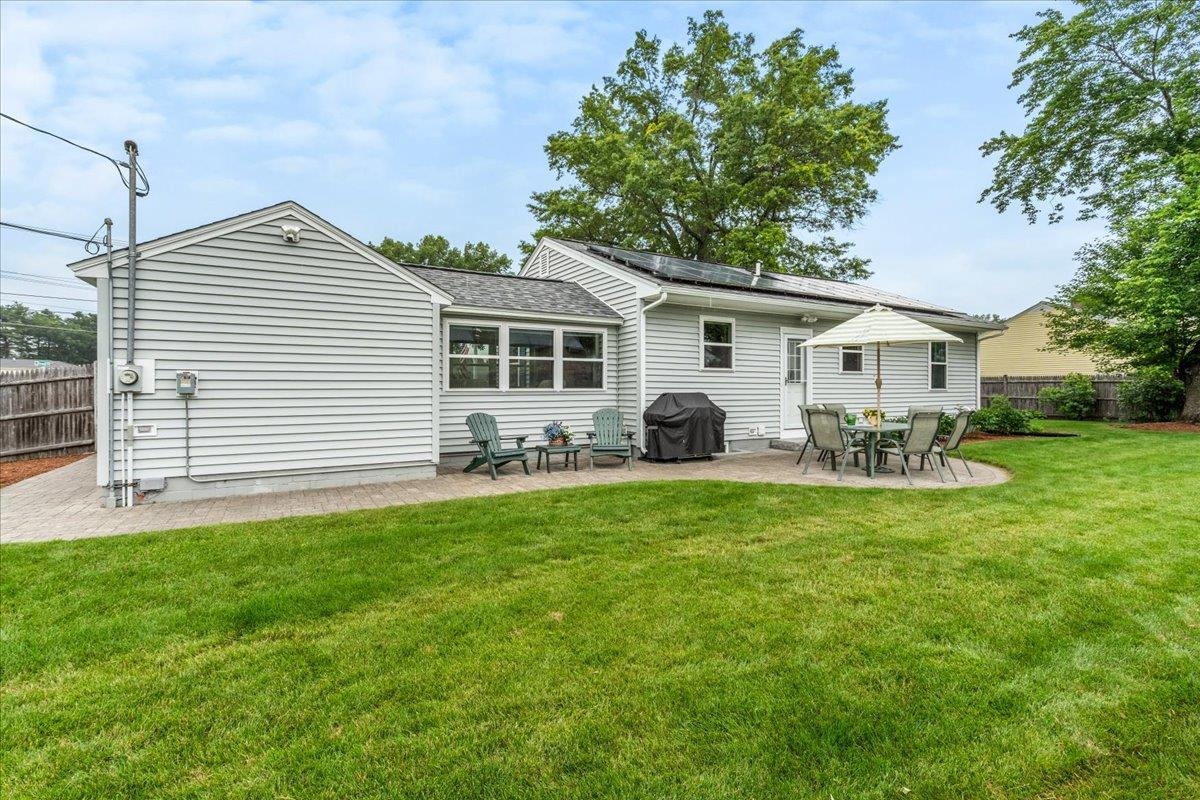 Nashua, New Hampshire 03060, United States, 2 Bedrooms Bedrooms, ,1 BathroomBathrooms,Residential,Active,154555