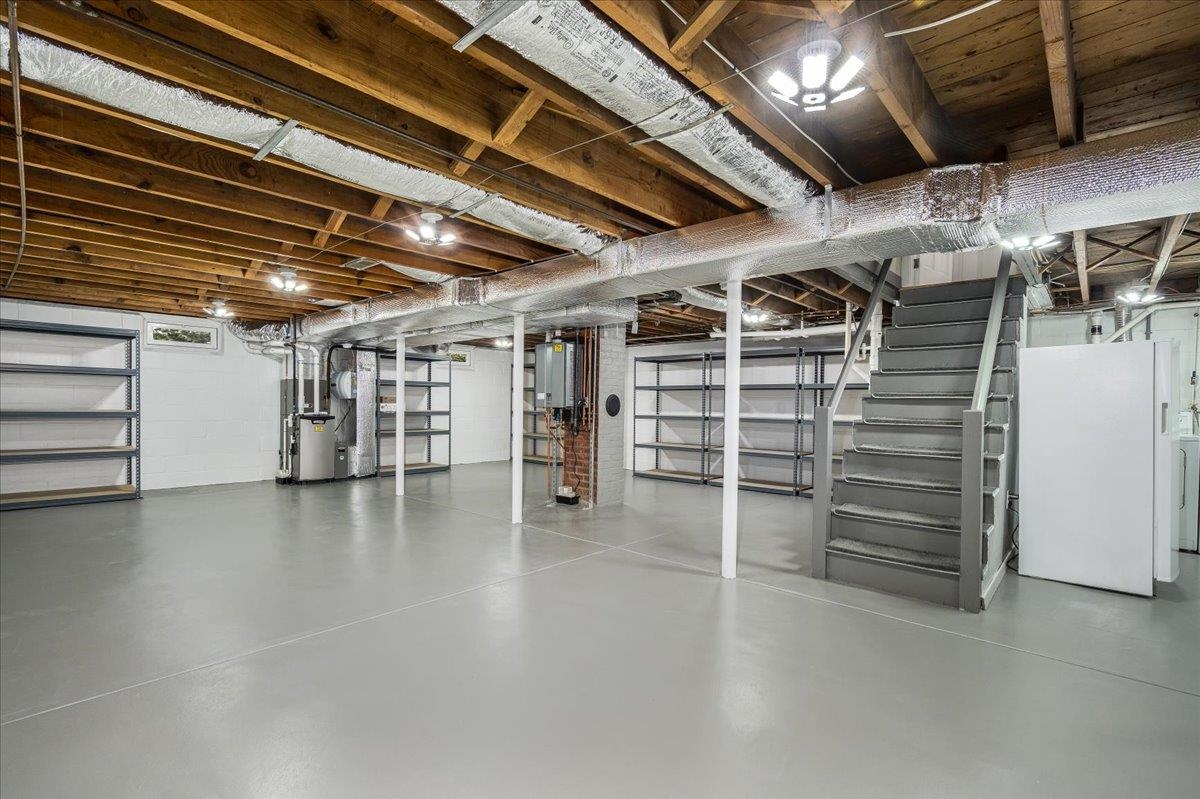 Nashua, New Hampshire 03060, United States, 2 Bedrooms Bedrooms, ,1 BathroomBathrooms,Residential,Active,154555