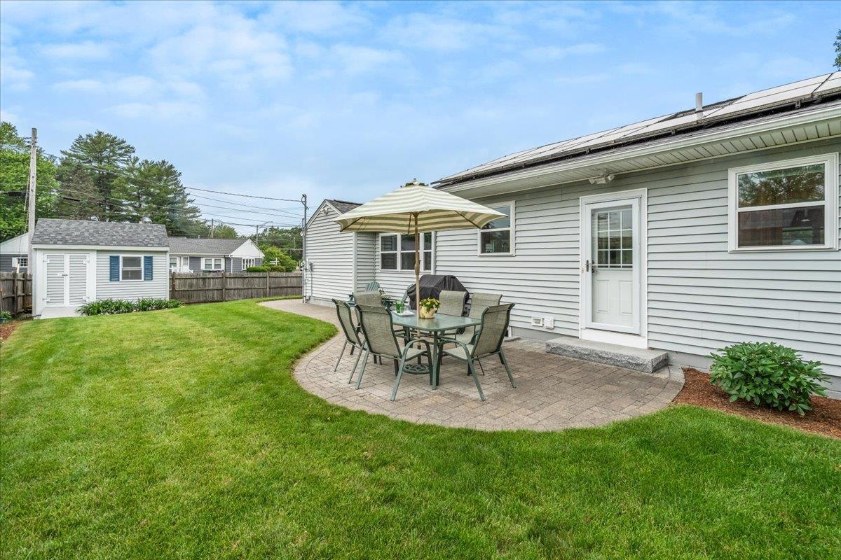 Nashua, New Hampshire 03060, United States, 2 Bedrooms Bedrooms, ,1 BathroomBathrooms,Residential,Active,154555