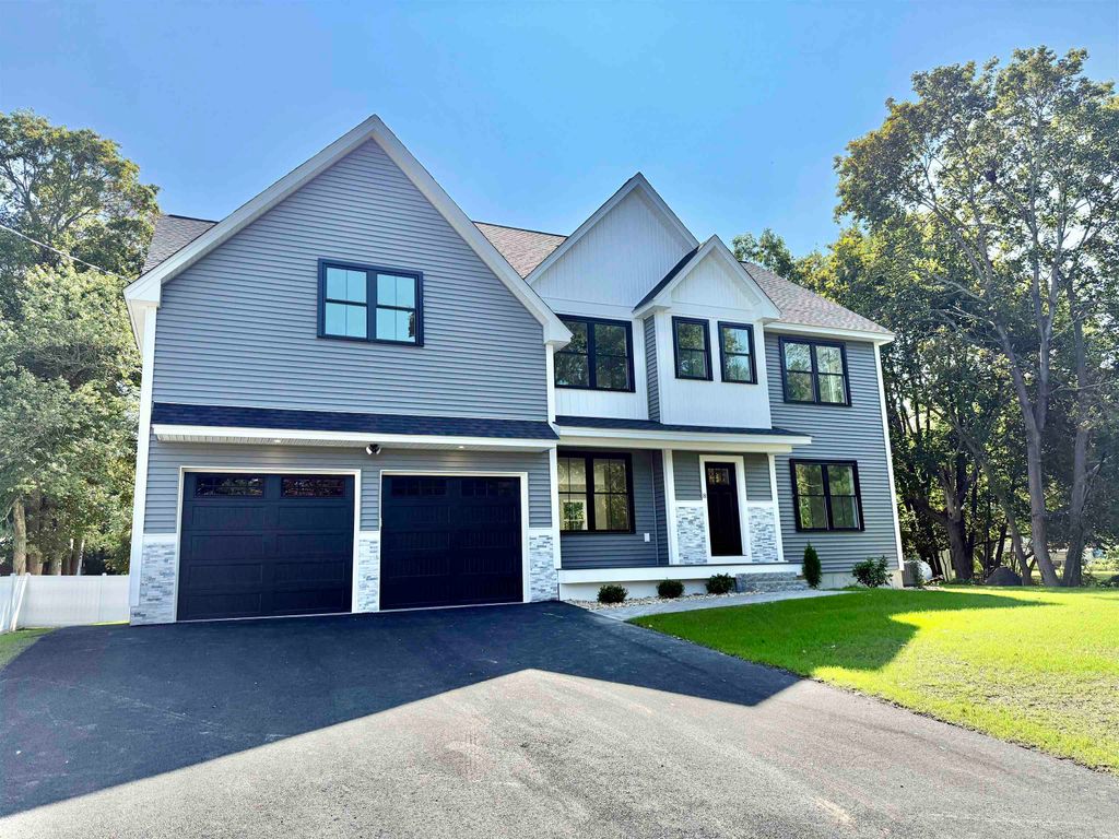 Photo of 8 Senter Street, Salem, NH 03079 (MLS # 5049490)