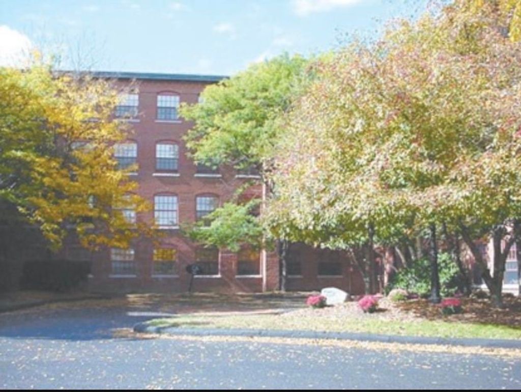 Photo of 335 Cypress Street #4J, Manchester, NH 03103 (MLS # 5078244)