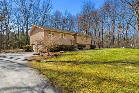 Photo of 11 Mulberry Lane, Bedford, NH 03110 (MLS # 5082883)