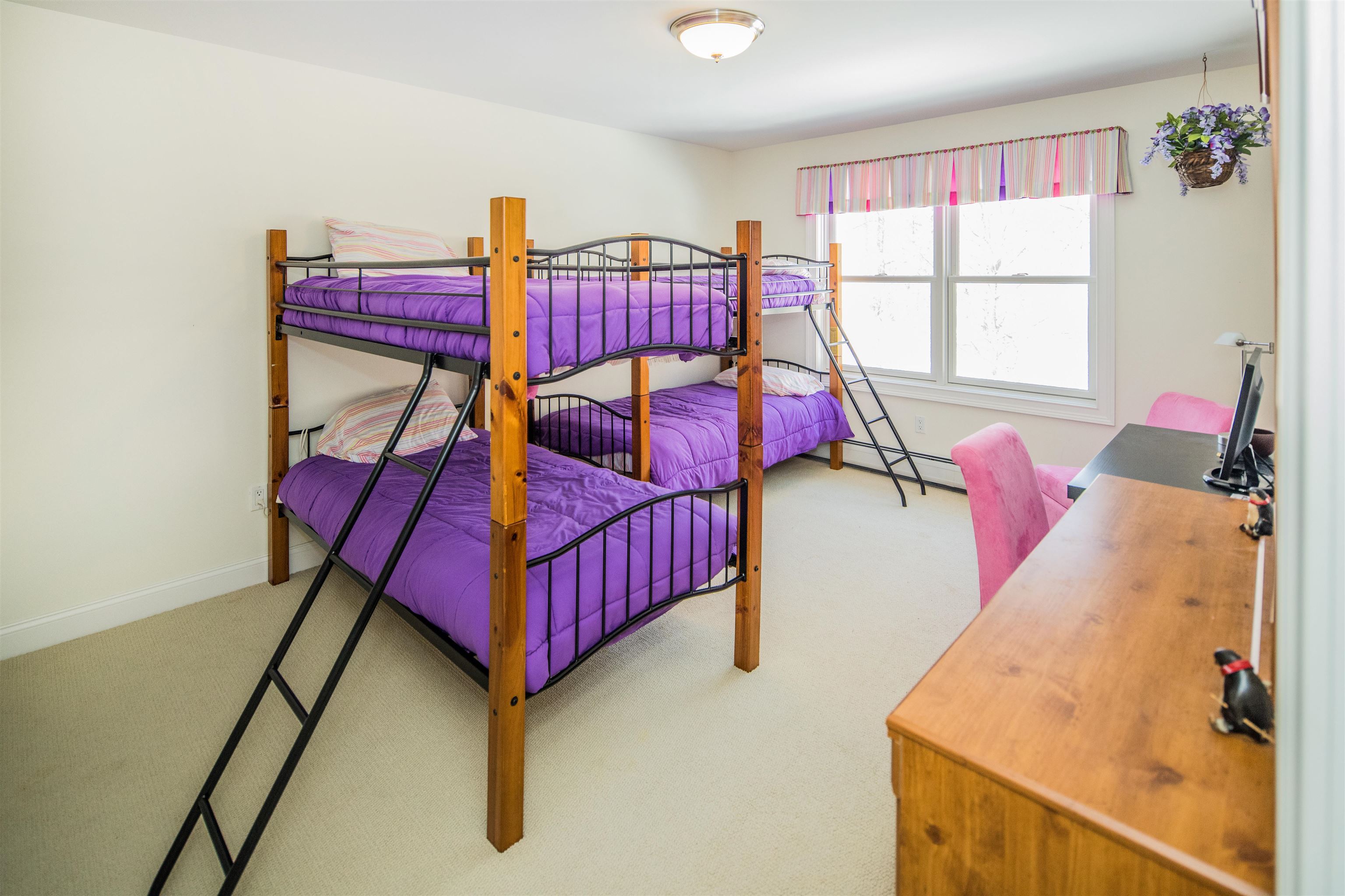 Mendon, Vermont 05701, United States, 3 Bedrooms Bedrooms, ,3 BathroomsBathrooms,Residential,Active,218891