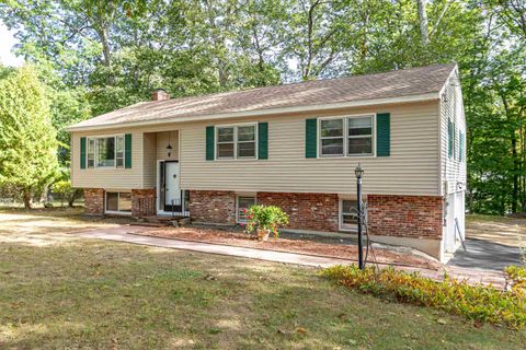 Photo of 11 Easthill Drive, Hudson, NH 03051 (MLS # 5062024)