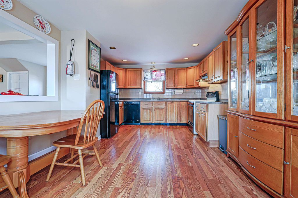 Photo of 29 Hamburg Street, Manchester, NH 03102 (MLS # 5081542)