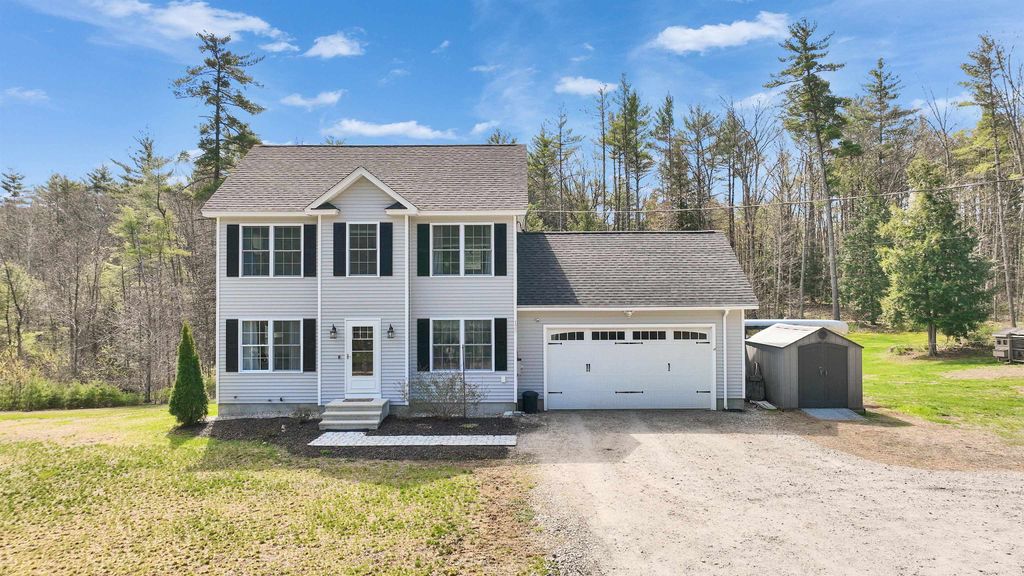 Photo of 125 Pine Meadows Circle, Bennington, NH 03442 (MLS # 5087236)