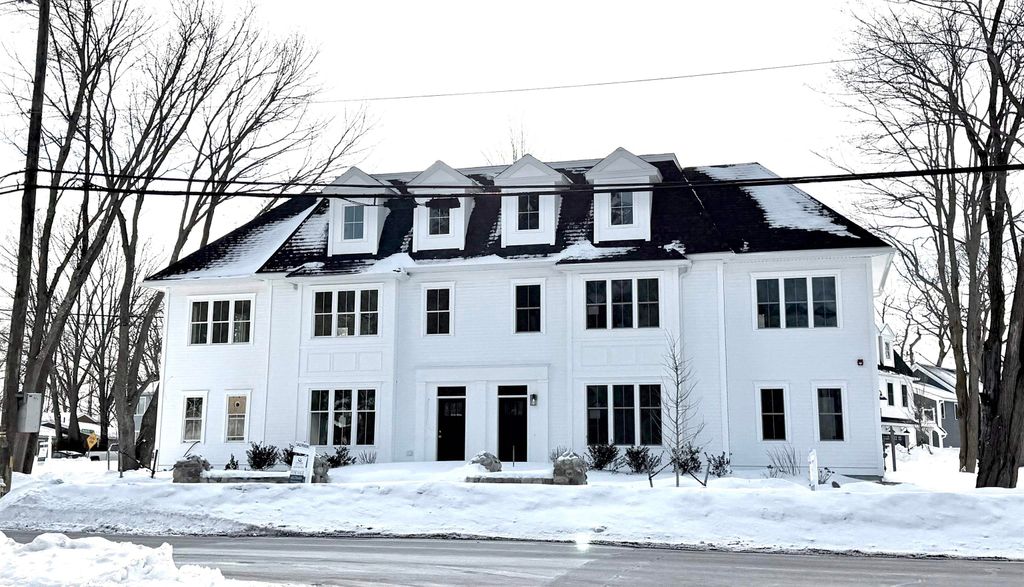 Photo of 2 Woodbury Reserve Ave #2, Portsmouth, NH 03801 (MLS # 5076080)