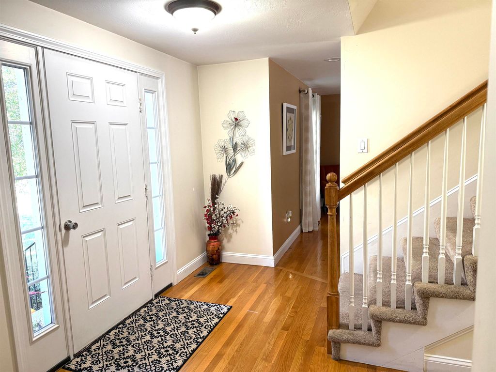 Photo of 9 Hibiscus Way, Nashua, NH 03062 (MLS # 5065353)