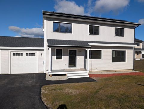 27 Windsor Lane B Hudson NH 03051