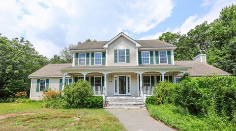 Photo of 19 Bear Run Drive, Litchfield, NH 03052 (MLS # 5050351) Photo of 19 Bear Run Drive, Litchfield, NH 03052 (MLS # 5050351)