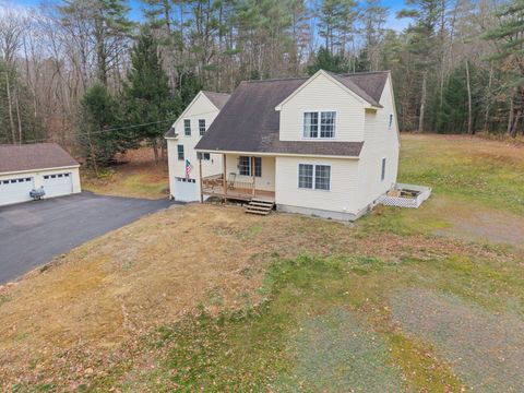 Photo of 19 Meadow Lark Lane, Epsom, NH 03234 (MLS # 5071581)