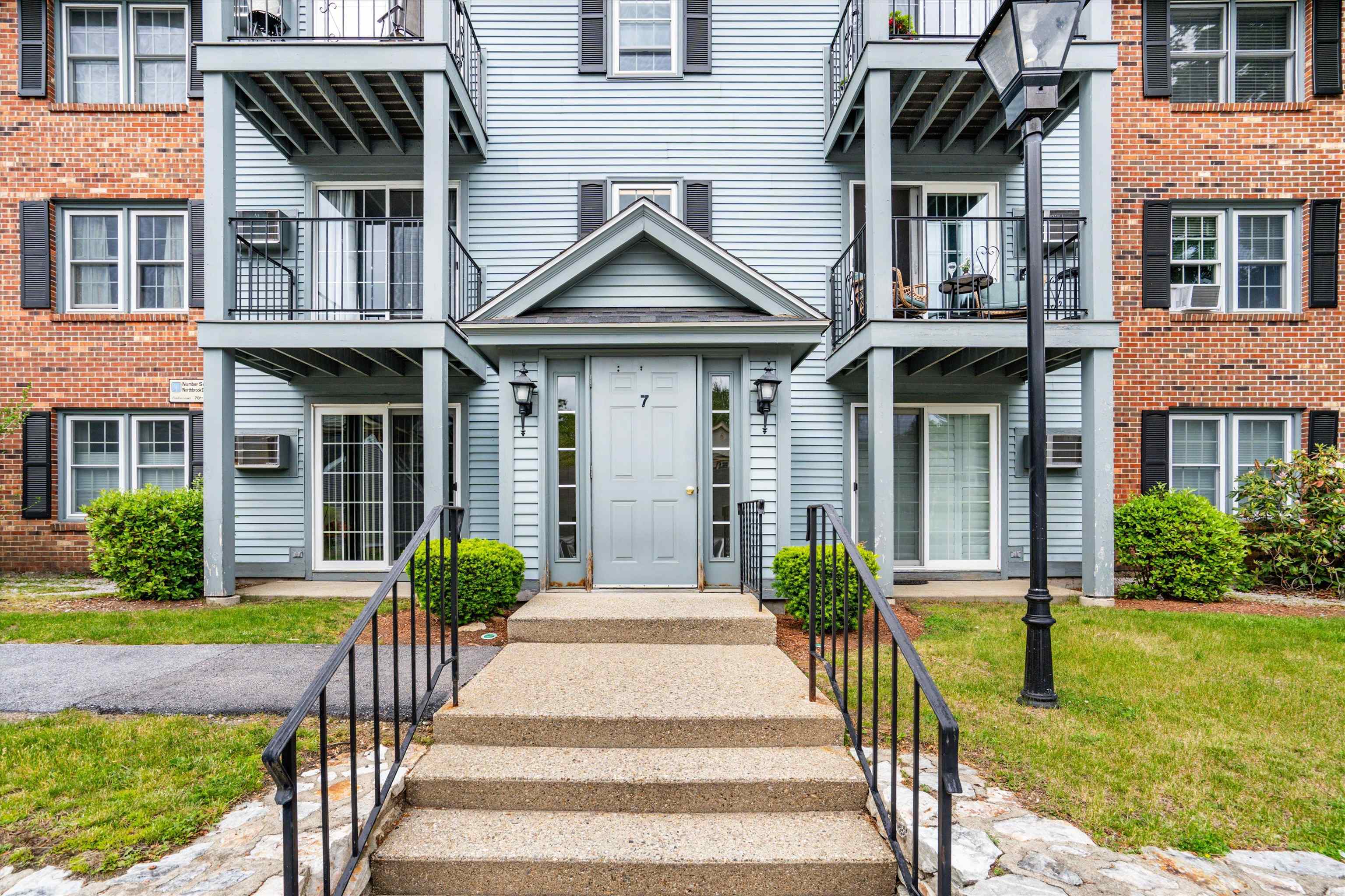 7 Northbrook Drive 706